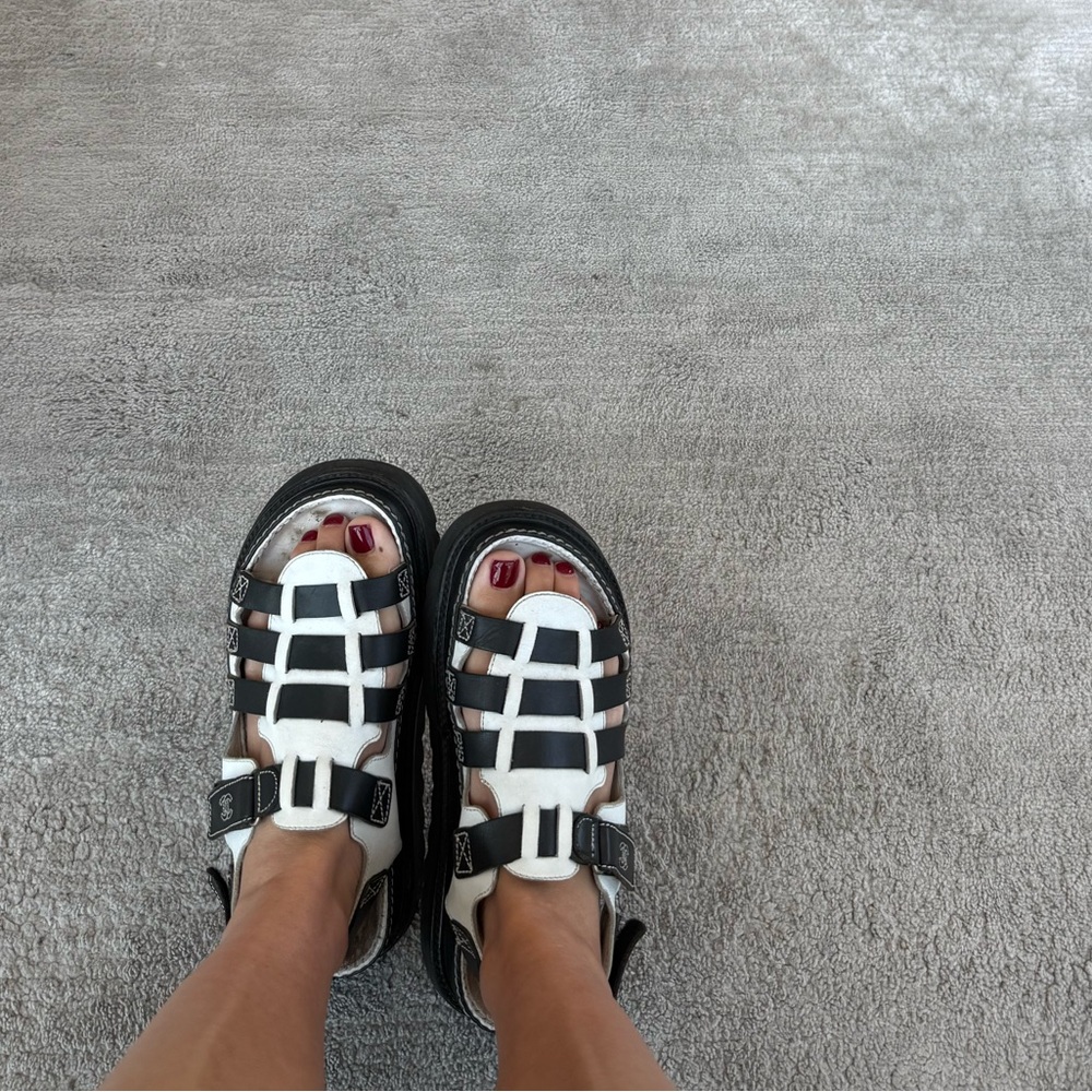 Vintage Chanel fisherman dad interlocking CC sandal